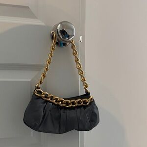 Chic Grey Shoulder Bag with Gold Chain